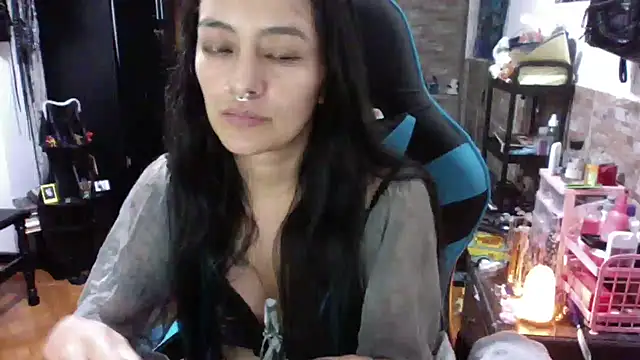 Chatroom XXX en direct de AngelaQueen_