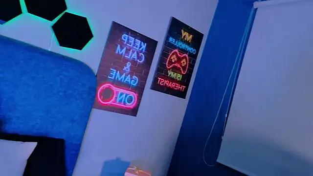 Živý XXX chat TommyBlue_