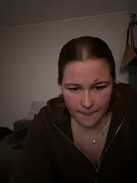 Онлайн чат XXX justsomeoneuknow