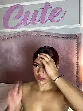 แชท XXX สดของ LolaSteven