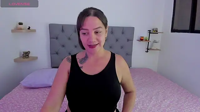 Saraarouusee Chat XXX in diretta