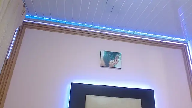 Онлайн чат XXX kaylaMinov_