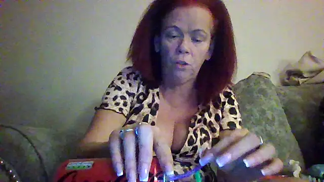 Forbidden-Irish-x Adlı Modelin Canlı XXX Sohbeti