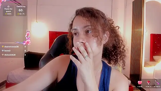 Chat +18 de NoaMalak7 ao vivo