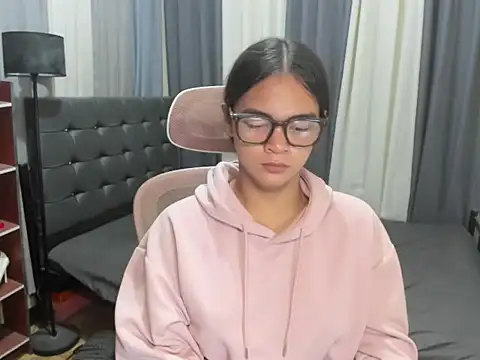 TinyCock_Reinn Webbikameraesitys