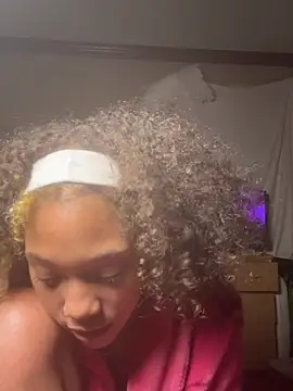 Tamiii420 élő XXX-chatje