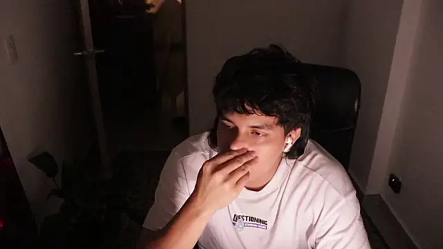 Онлайн чат XXX Tony_Hoffa