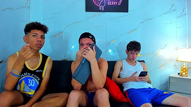 Онлайн чат XXX Room_boys_hot