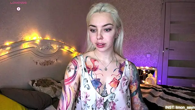 XXX chat uživo modela LillyMoure_