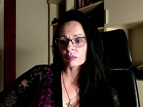 Chatroom XXX en direct de MiriamDelyn