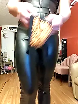 TranSexualJade95 élő XXX-chatje