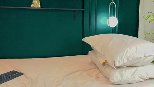 Aby_thompsonn élő XXX-chatje