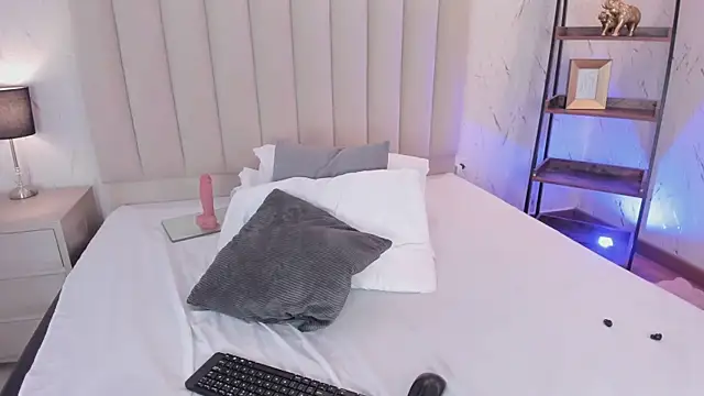 ViolettaRousee_ 即時 XXX 聊天