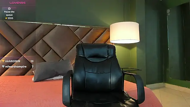 XXX chat uživo modela Kya_Wild