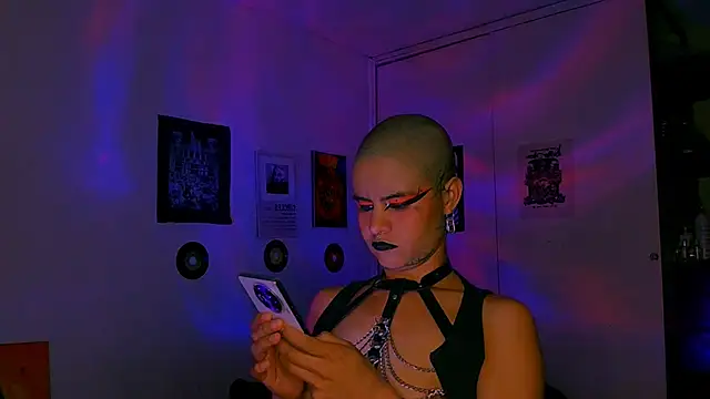 alex_one888 Adlı Modelin Canlı XXX Sohbeti