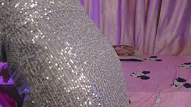 _miss_queen: διαδικτυακό σόου στην κάμερα