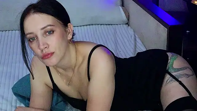 MonicaSweetx: онлайн-секс-чат