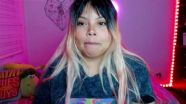 Živý XXX chat EllieMoonX