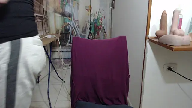 curly_greeneyed's Live XXX Chat