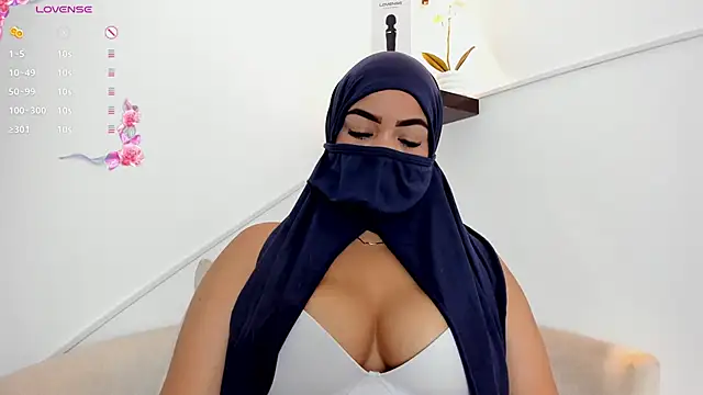 thaira_aly webcam show