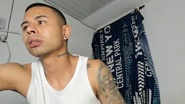 แชท XXX สดของ _Logan_Colton_