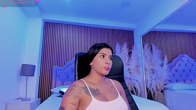 SelenaStonne 即時 XXX 聊天