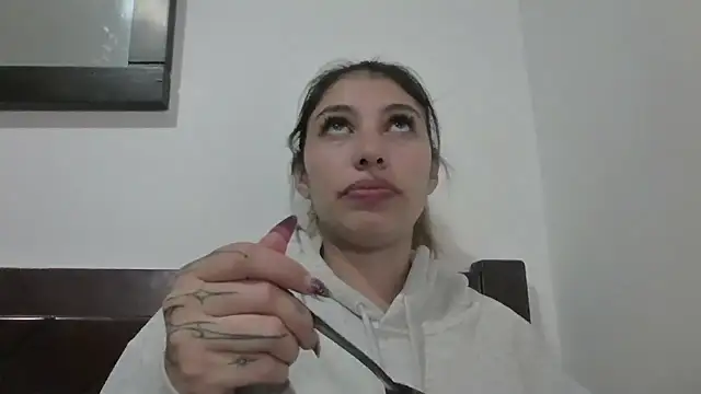 AliceTeenager___ webkamerás műsora