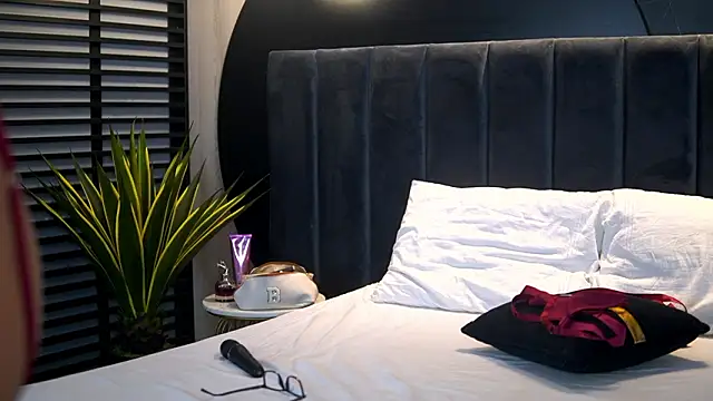 Chatroom XXX en direct de KylieKroftt