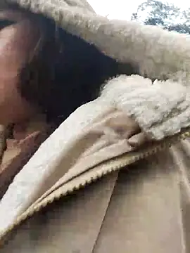 Yiyoongg 网络视讯表演