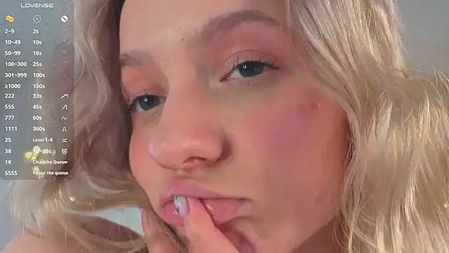 IdaValenti Chat XXX live