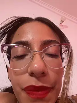 elegant__rouse Adlı Modelin Canlı XXX Sohbeti