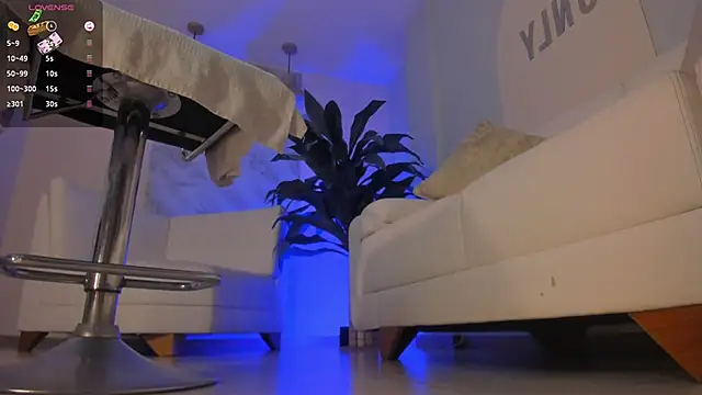 AliceHarper_ élő XXX-chatje