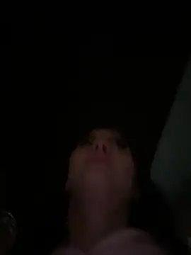 addictedtoari: διαδικτυακό σόου στην κάμερα