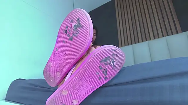 Czat XXX na żywo – RiriiBrunette__