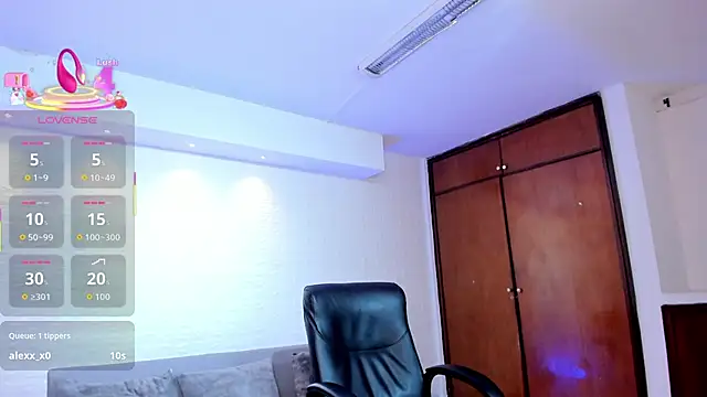 Chat XXX ao vivo de Saara_Corraless