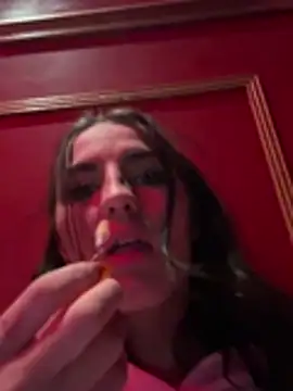 XXX chat uživo modela addictedtoari