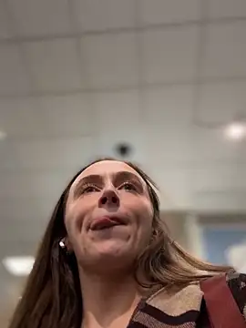 XXX chat uživo modela lunagirl13