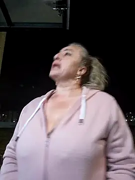 sofiacurvy_45: онлайн-секс-чат