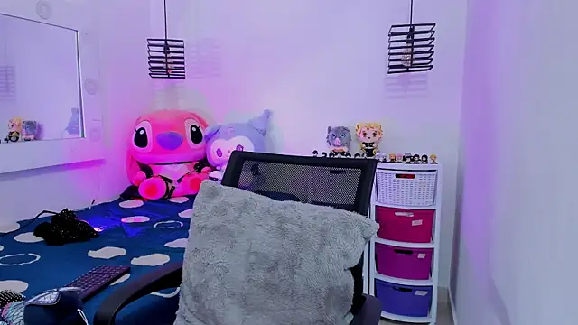 KimberlyJohnsoon Adlı Modelin Canlı XXX Sohbeti