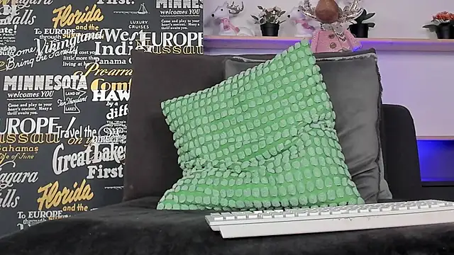 دردشة DemmiLove الجنسية المباشرة