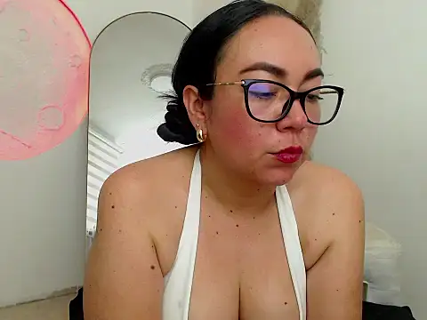 โชว์เว็บแคมของ Yadis_hot