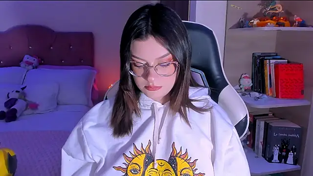 Chat +18 de OphelianaRose33 ao vivo