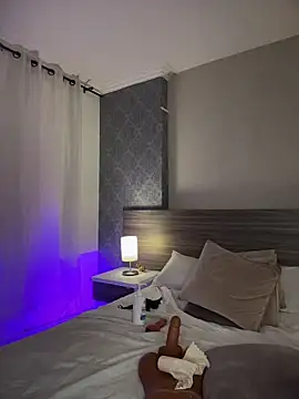 Pertunjukan Kamera Web MiilaBlake