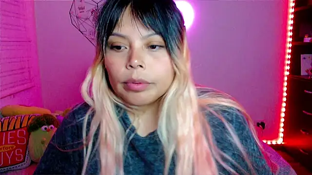 Chat +18 de EllieMoonX ao vivo