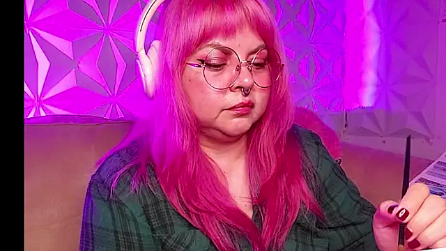 Chat +18 de Satyn_doll ao vivo