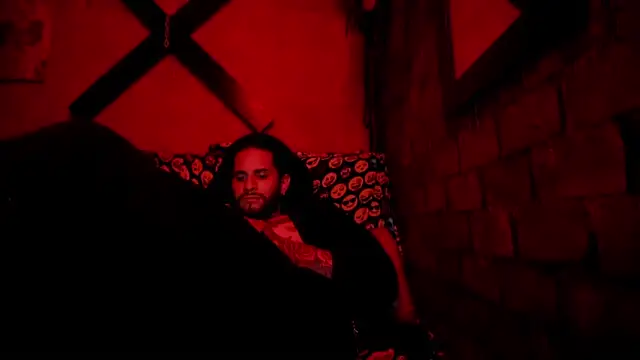 แชท XXX สดของ demonks