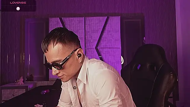 LiamDeep Live XXX-Chat