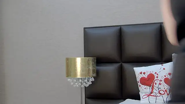 FoxyJoyn Live XXX chat