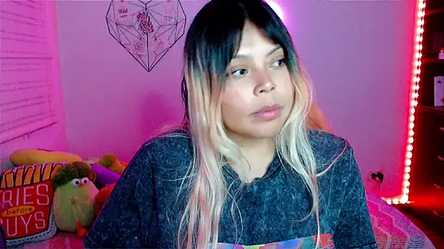 Онлайн чат XXX EllieMoonX