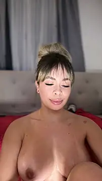 Živý XXX chat Holli_woul